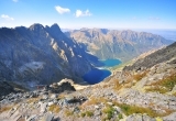 Widok z półki pod Rysami na Czarny Staw i Morskie Oko